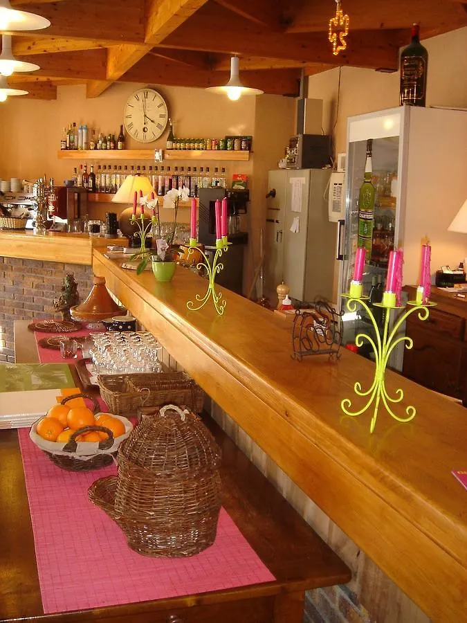 Hotel Cartusia Sarcenas