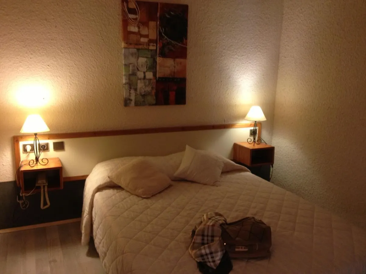 Hotel Cartusia Sarcenas